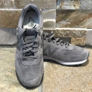 New w/o box New Balance 696 light gray sneakers